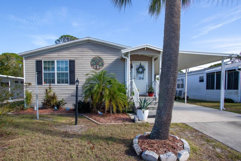 This beautiful 3 bedroom 2 bath is move in ready! Large kitchen - Beach Home for sale in Port Orange, Florida on Beachhouse.com