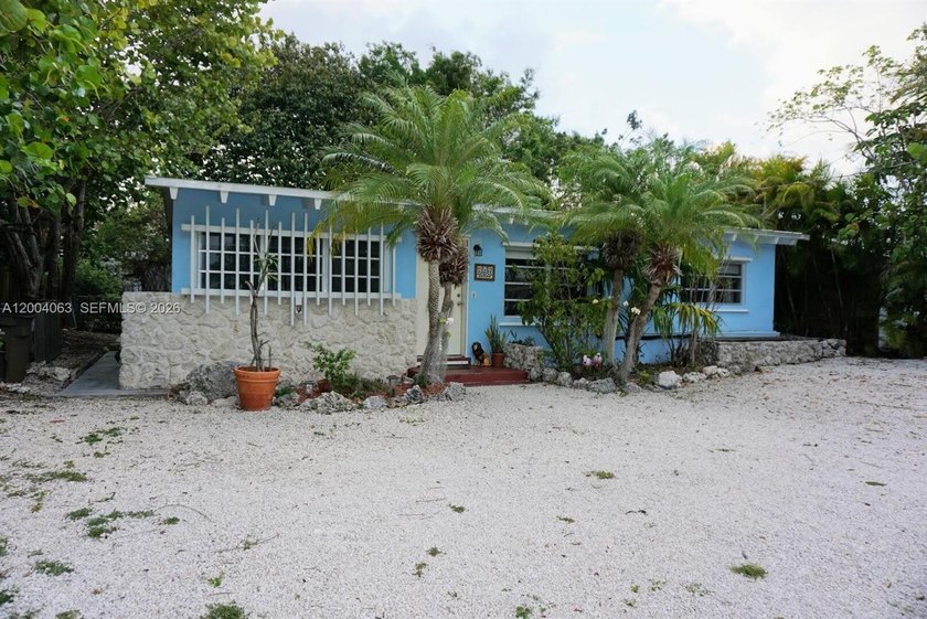 Welcome to this charming Key Largo residence located at 229 2nd - Beach Home for sale in Key Largo, Florida on Beachhouse.com