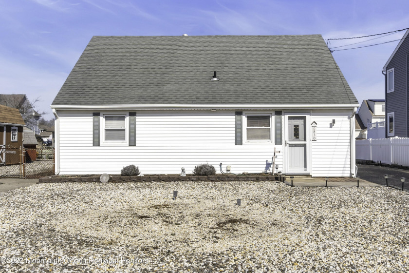 Amazing opportunity on a 75x100 lagoon lot sits a cape cod with - Beach Home for sale in Lanoka Harbor, New Jersey on Beachhouse.com
