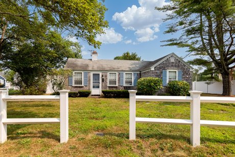 Discover a hidden gem in the heart of Hyannis, where potential - Beach Home for sale in Hyannis, Massachusetts on Beachhouse.com