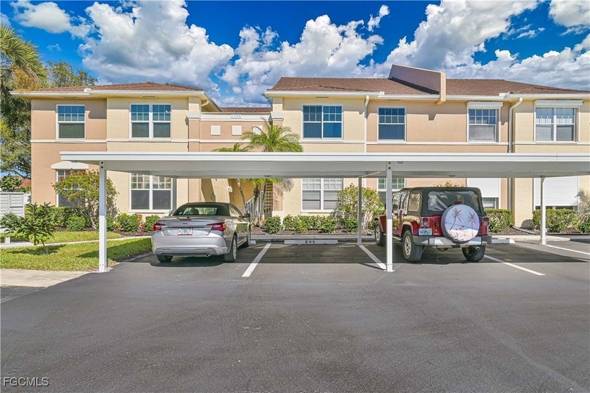 Welcome to this bright and beautifully maintained 3-bedroom - Beach Condo for sale in Fort Myers, Florida on Beachhouse.com