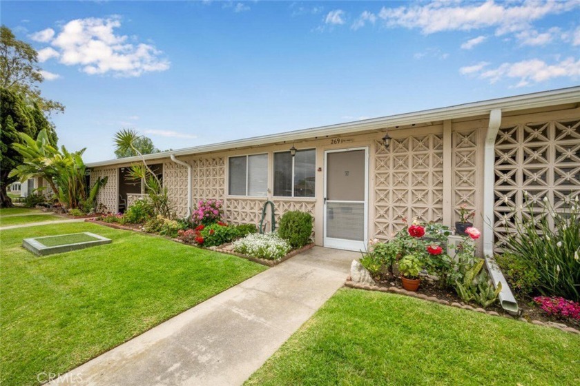 Drive-up location 1 bed/1 bath home with enclosed patio and - Beach Other for sale in Seal Beach, California on Beachhouse.com
