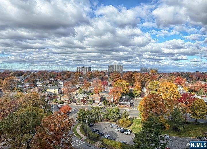 Ample sized one bedroom and one bathroom apartment with an - Beach Other for sale in Fort Lee, New Jersey on Beachhouse.com