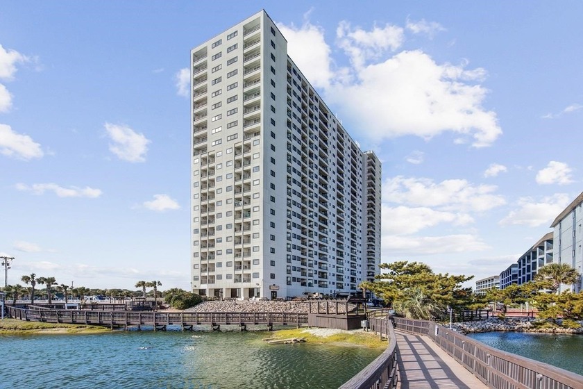 This unique direct oceanfront studio has been renovated and - Beach Condo for sale in Myrtle Beach, South Carolina on Beachhouse.com