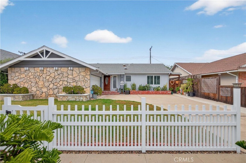 First Time on the Market Since 1968 - Charming Halecrest Gem - Beach Home for sale in Costa Mesa, California on Beachhouse.com
