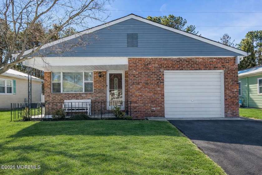 Location! Location! Location! Home backs up to woods and has a - Beach Home for sale in Toms River, New Jersey on Beachhouse.com