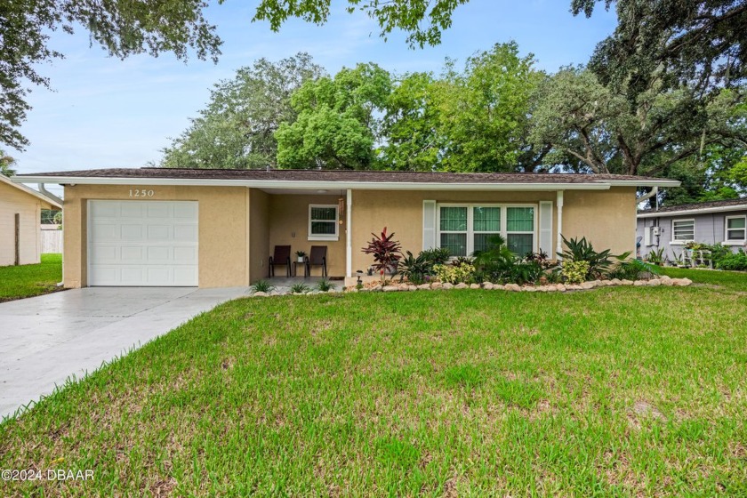 Move in ready, block home, Just 5.1 miles to the World's Most - Beach Home for sale in Daytona Beach, Florida on Beachhouse.com