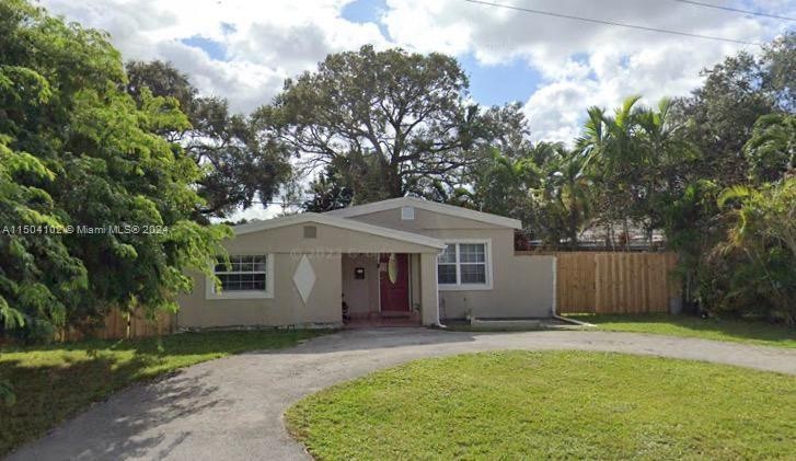REDUCED PRICE.!!! Great Location! Near to Aventura Mall and - Beach Home for sale in North Miami Beach, Florida on Beachhouse.com
