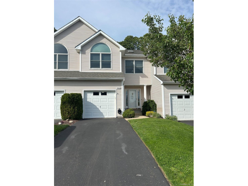 Welcome to 3402 Willow Pond Drive, a beautifully maintained - Beach Condo for sale in Riverhead, New York on Beachhouse.com