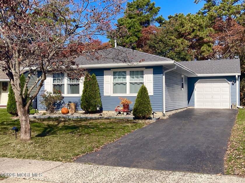 Welcome to this beautifully updated Danbury model in Seaview - Beach Home for sale in Brick, New Jersey on Beachhouse.com