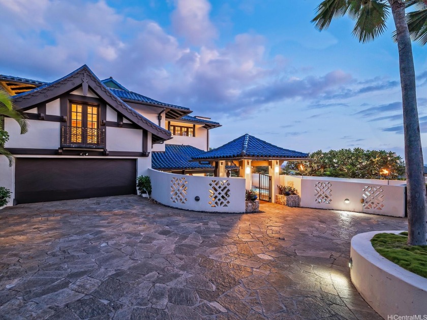 House of Blue Heaven*, an iconic Diamond Head ocean view luxury - Beach Home for sale in Honolulu, Hawaii on Beachhouse.com