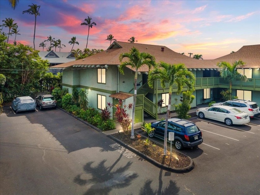 Kanoe Resort is a boutique 18-unit complex in sunny Kihei, with - Beach Condo for sale in Kihei, Hawaii on Beachhouse.com