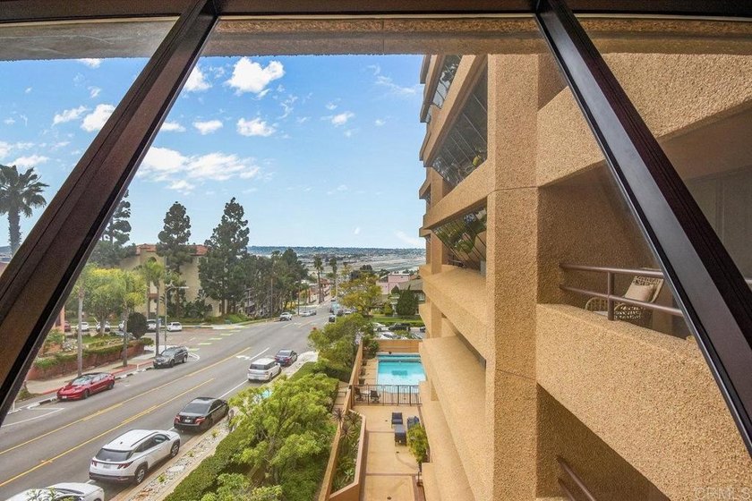 Condo For Sale in San Diego - Beach Condo for sale in San Diego, California on Beachhouse.com