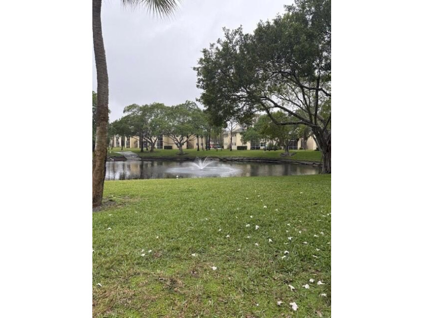 GREAT DESIRABLE LOCATION . NEW KITCHEN CABINETS , NEW BATHROOM - Beach Condo for sale in Deerfield Beach, Florida on Beachhouse.com