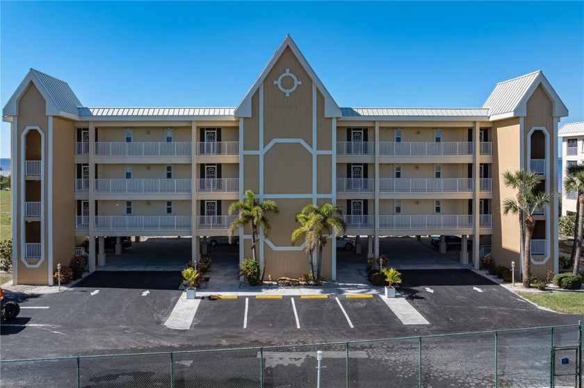 TOP-FLOOR, END-UNIT CONDO W/FULL HARBOR VIEW & GORGEOUS SUNSETS! - Beach Condo for sale in Punta Gorda, Florida on Beachhouse.com