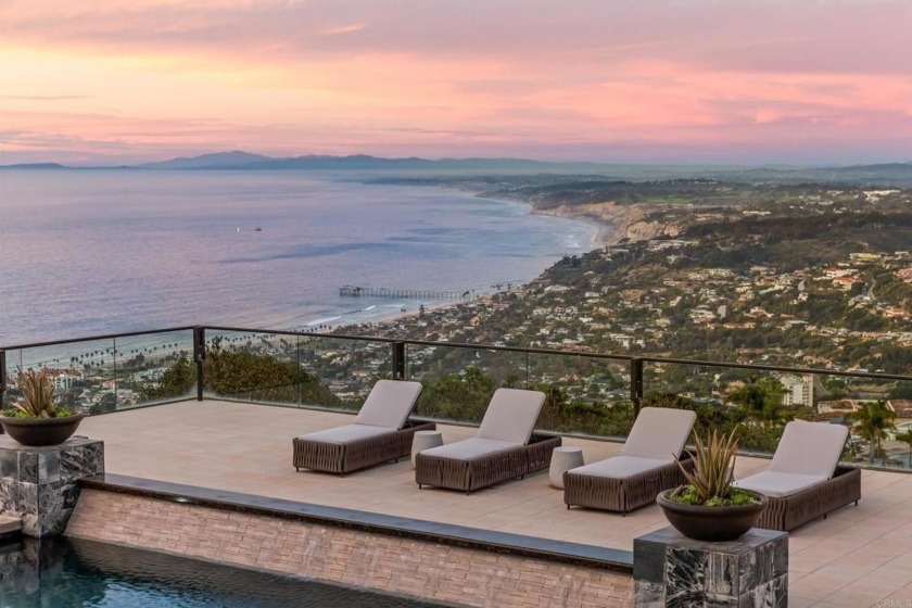 Nestled in the heart of La Jolla, 2082 Via Casa Alta stands as a - Beach Home for sale in La Jolla, California on Beachhouse.com