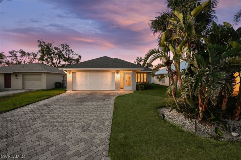 Charming 3-bed, 2-bath turnkey residence in the coveted 500 - Beach Home for sale in Naples, Florida on Beachhouse.com