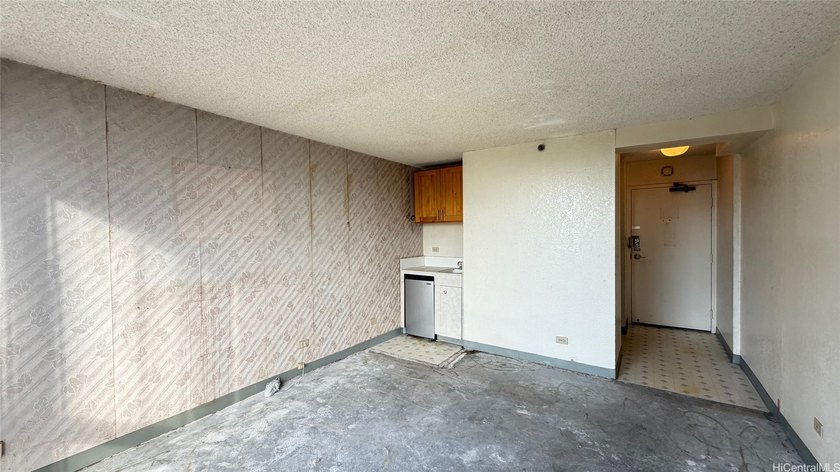 Experience the best of Waikiki living in this beautifully - Beach Condo for sale in Honolulu, Hawaii on Beachhouse.com