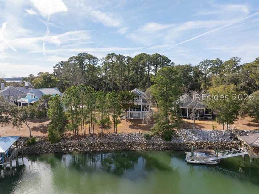 Welcome Home!! This NEARLY NEW 4BR, 3.5BA waterfront home - Beach Home for sale in Beaufort, South Carolina on Beachhouse.com