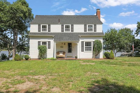 Private and peaceful! Step back in time to this quintessential - Beach Home for sale in Wareham, Massachusetts on Beachhouse.com