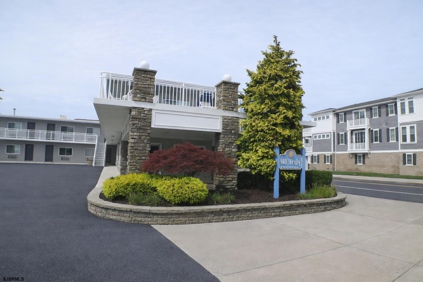 Efficiency Unit in a Prime Location!  This first-floor unit is - Beach Condo for sale in Ocean City, New Jersey on Beachhouse.com