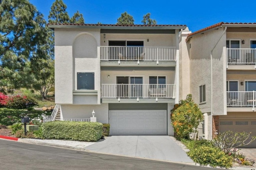 Views and more Views! This 3 bedroom/3 Baths at 1940 SQFT home - Beach Home for sale in San Diego, California on Beachhouse.com