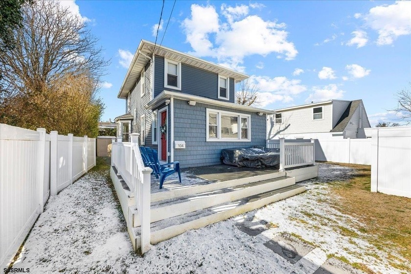 Incredible opportunity to own in Ventnor for under $700K! This - Beach Home for sale in Ventnor, New Jersey on Beachhouse.com