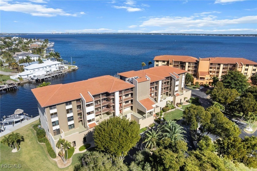 Enjoy panoramic riverfront living with sweeping views of the - Beach Condo for sale in Cape Coral, Florida on Beachhouse.com