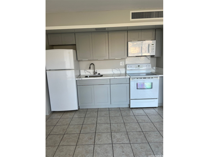 Enjoy Island Living, in this well maintained STUDIO, 1 bathroom - Beach Condo for sale in Waianae, Hawaii on Beachhouse.com