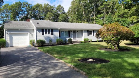 Beautifully renovated 3 bedroom, 2 bath ranch with spacious - Beach Home for sale in Centerville, Massachusetts on Beachhouse.com