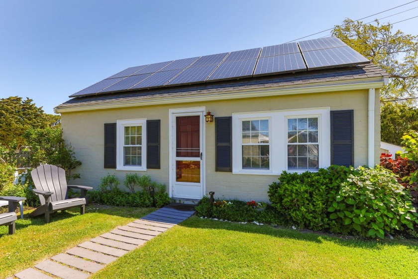 It is rare that a cottage this perfectly maintained and with so - Beach Condo for sale in Wellfleet, Massachusetts on Beachhouse.com