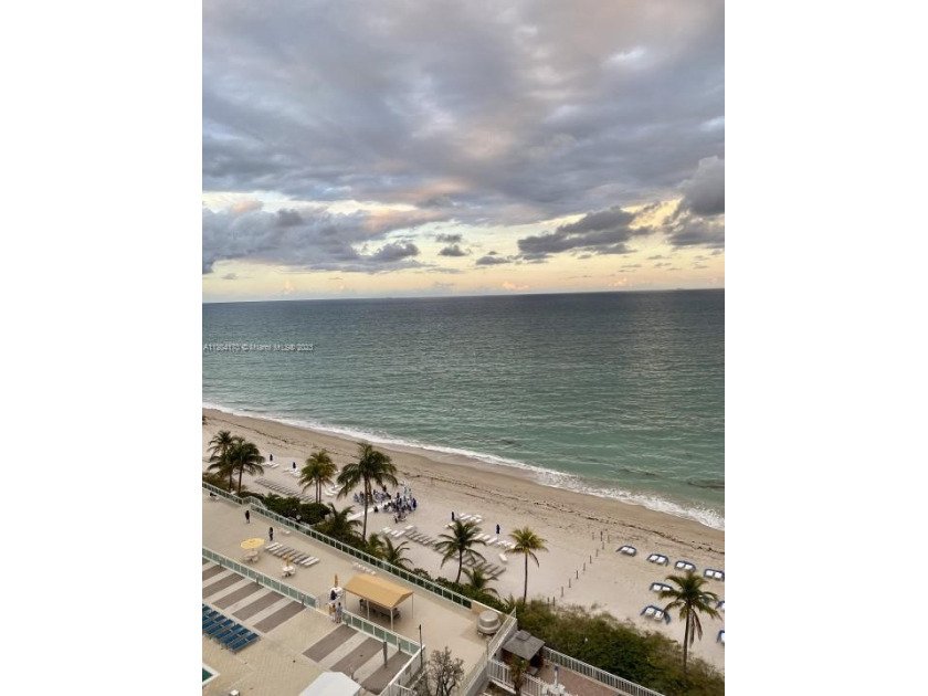 Set in the heart of Galt Ocean Mile this north side beachfront - Beach Apartment for sale in Fort  Lauderdale, Florida on Beachhouse.com