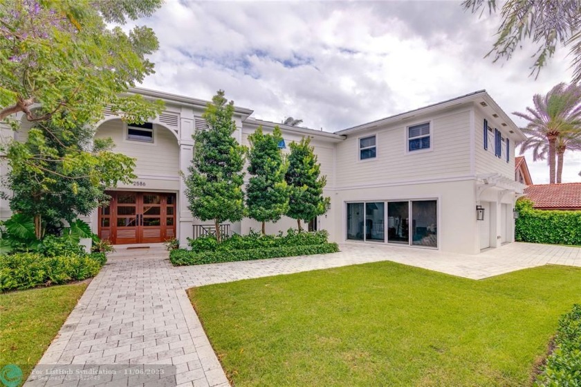 Welcome to paradise. This recently renovated luxurious home in - Beach Home for sale in Pompano Beach, Florida on Beachhouse.com