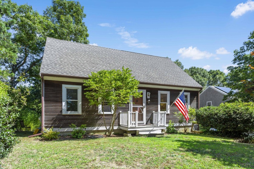 Situated 5 houses away from John's Pond this charming 4 bedroom - Beach Home for sale in Mashpee, Massachusetts on Beachhouse.com