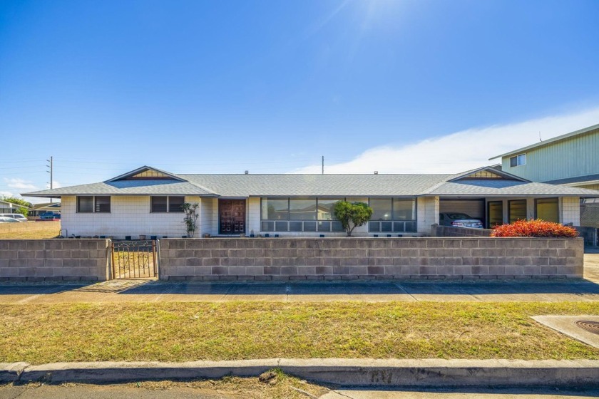 Well-designed single-story in Kahului! This 4 bedroom 3-bath - Beach Home for sale in Kahului, Hawaii on Beachhouse.com