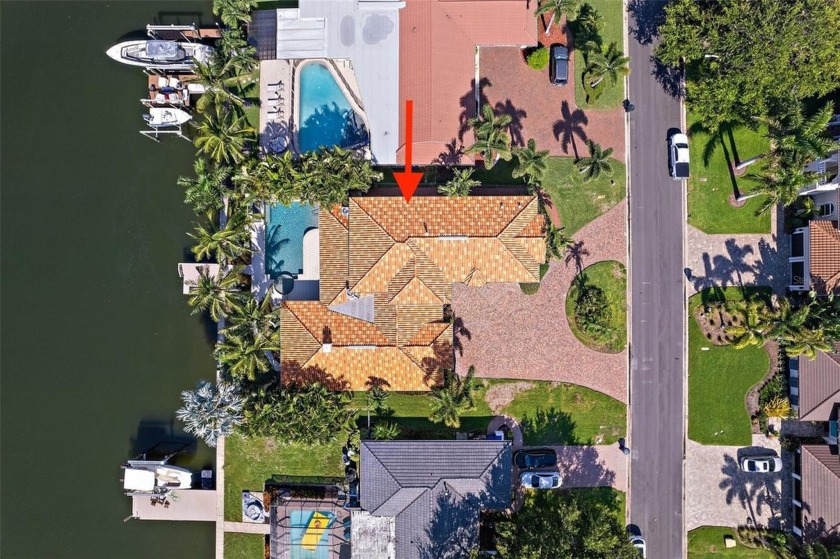 Want to build your WATERFRONT custom home on Venetian Isles? - Beach Lot for sale in St. Petersburg, Florida on Beachhouse.com