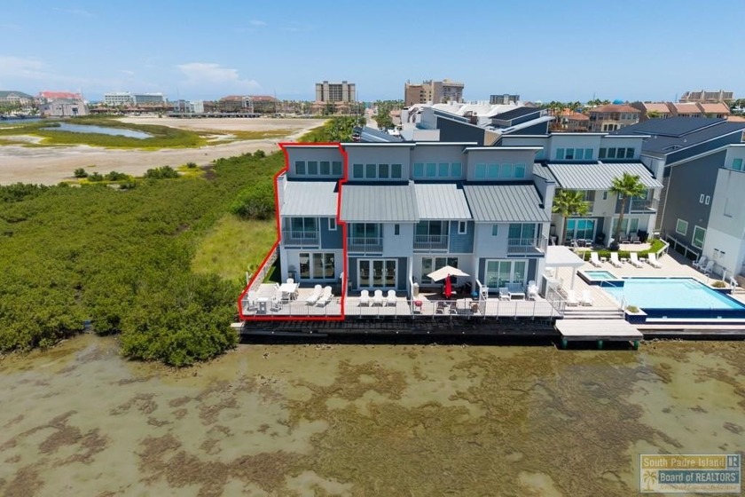 Unmatched 270 bay views greet you the moment you walk in, with a - Beach Condo for sale in South Padre Island, Texas on Beachhouse.com