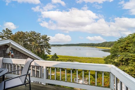 The pinnacle unit in Wellfleet's Drummer Boy Condominiums - Beach Condo for sale in Wellfleet, Massachusetts on Beachhouse.com