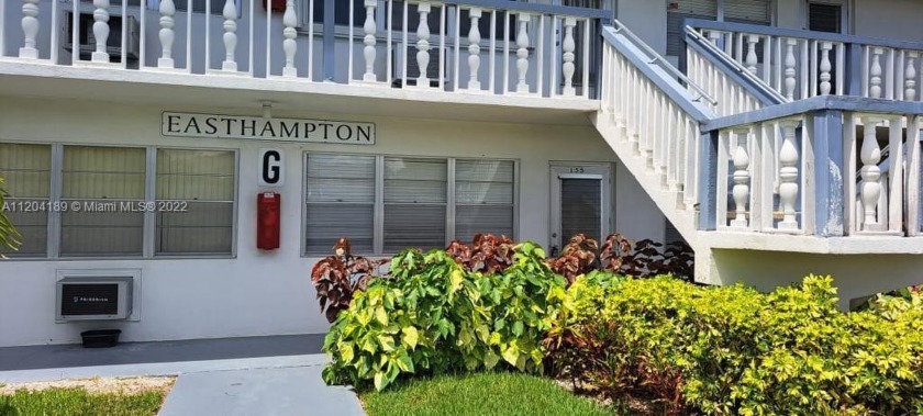 1st floor unit completely updated with new kitchen, bathroom - Beach Condo for sale in West  Palm  Beach, Florida on Beachhouse.com
