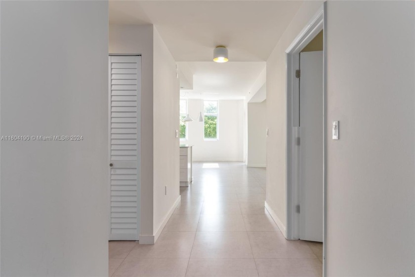 Updated 2 bedroom + 2.5 Bathroom unit with great natural light - Beach Condo for sale in Miami Beach, Florida on Beachhouse.com