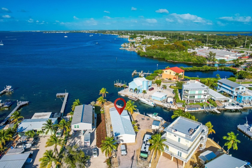 OPEN WATER BAY VIEWS EXTRAORDINAIRE! What an incredible - Beach Home for sale in Key Largo, Florida on Beachhouse.com