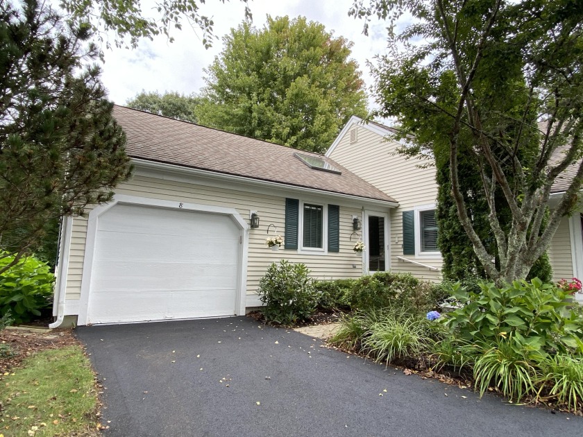 This renovated 2 bed, 3 bath Vineyard II end unit in the - Beach Condo for sale in Mashpee, Massachusetts on Beachhouse.com
