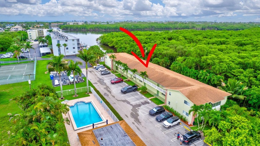 Come see this cozy 1 bedroom1.5 bathroom condo, a stones throw - Beach Condo for sale in Boynton Beach, Florida on Beachhouse.com