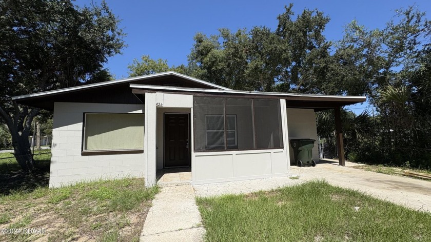 This home offers a fantastic central location near the colleges - Beach Home for sale in Daytona Beach, Florida on Beachhouse.com