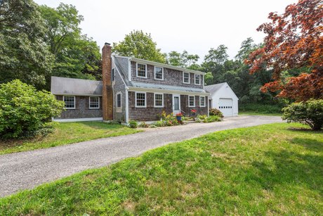 This charming 5-bedroom, 2-bathroom home is the perfect blend of - Beach Home for sale in Truro, Massachusetts on Beachhouse.com