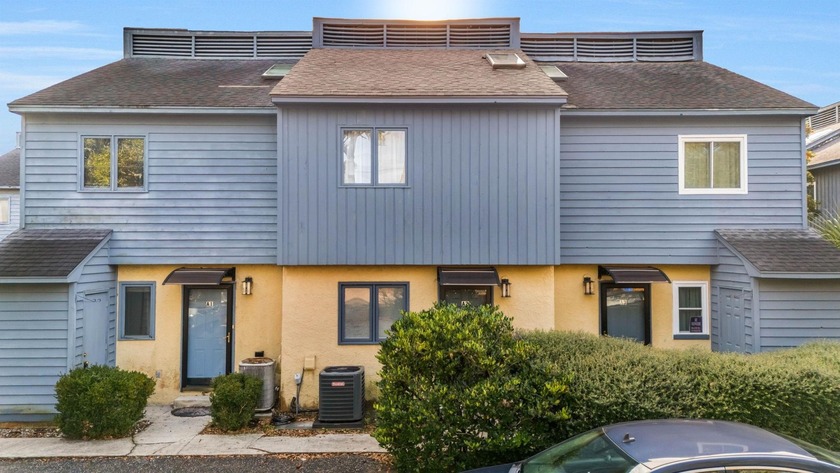 End-Unit Townhome Just a Short Walk to the Beach. With two - Beach Townhome/Townhouse for sale in Myrtle Beach, South Carolina on Beachhouse.com