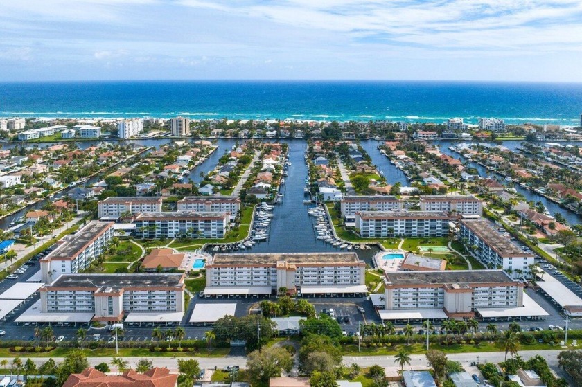 ''BRING YOUR BOAT'' WATERFRONT RESORT-STYLE COMMUNITY! - Beach Condo for sale in Delray Beach, Florida on Beachhouse.com