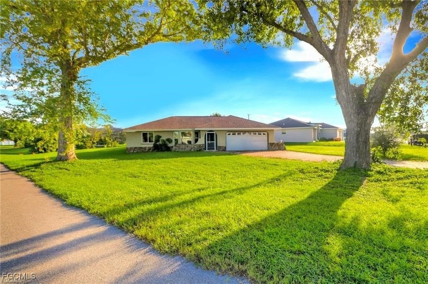 Beautiful very well maintained Pool Home, Great location and ALL - Beach Home for sale in Cape Coral, Florida on Beachhouse.com