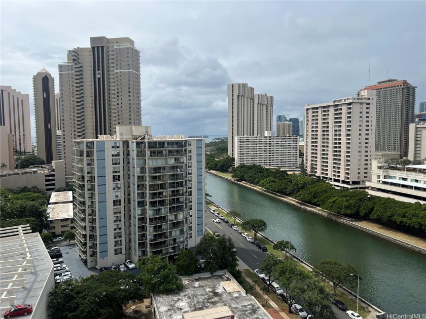 Completely renovated on 2019. This unit has undergone a - Beach Condo for sale in Honolulu, Hawaii on Beachhouse.com