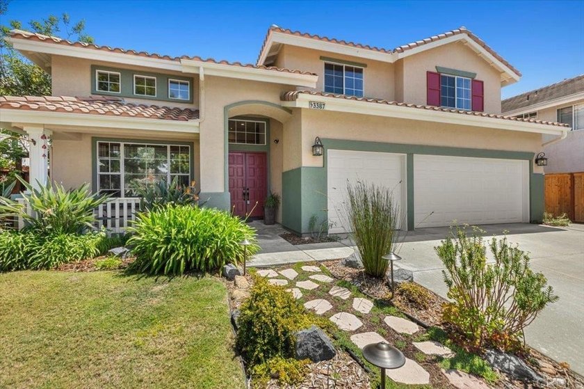 Stunning Sonata home located at the end of a quiet cul-de-sac in - Beach Home for sale in Carlsbad, California on Beachhouse.com